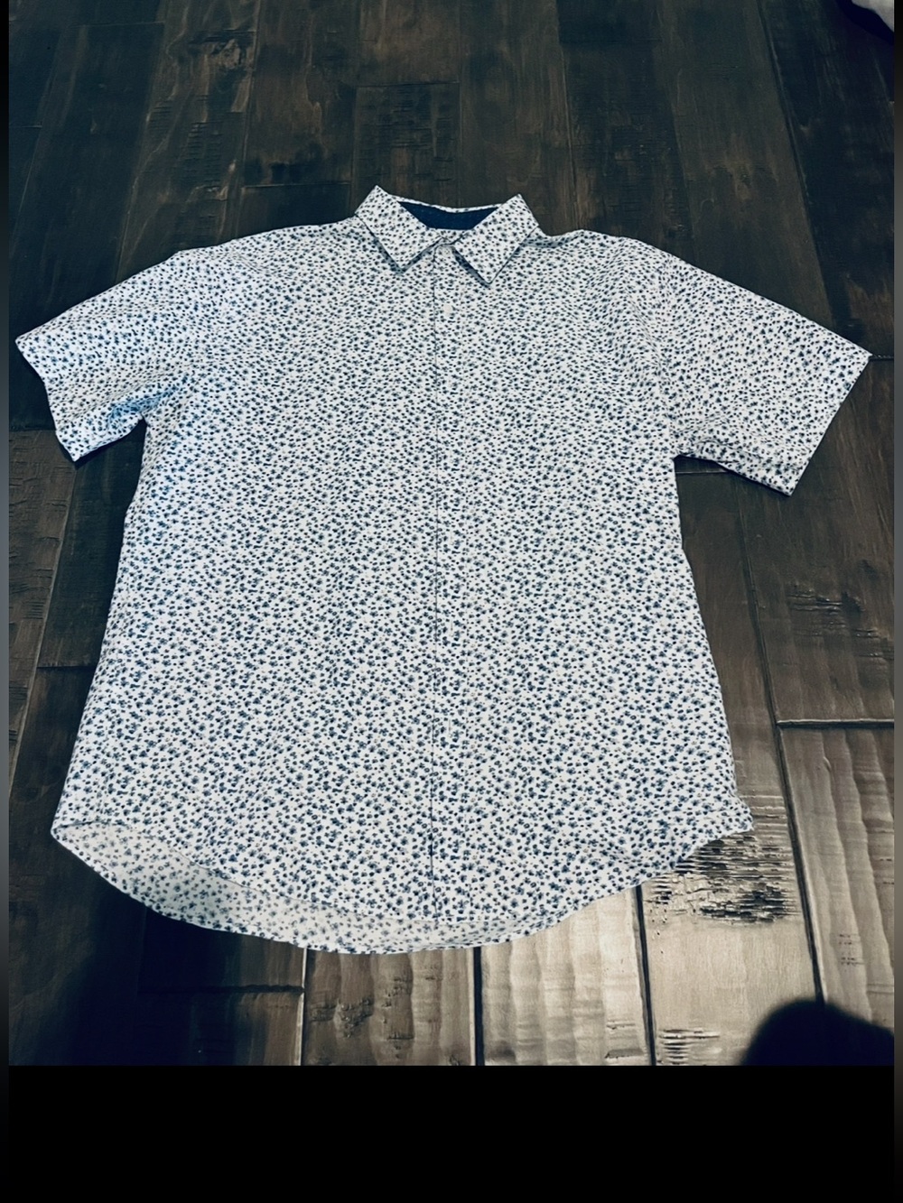 Beverly Hills Polo Club White Short-Sleeve Button-Up with Navy Micro Floral